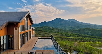 Secan Hotel Qingdao, Curio Collection By Hilton