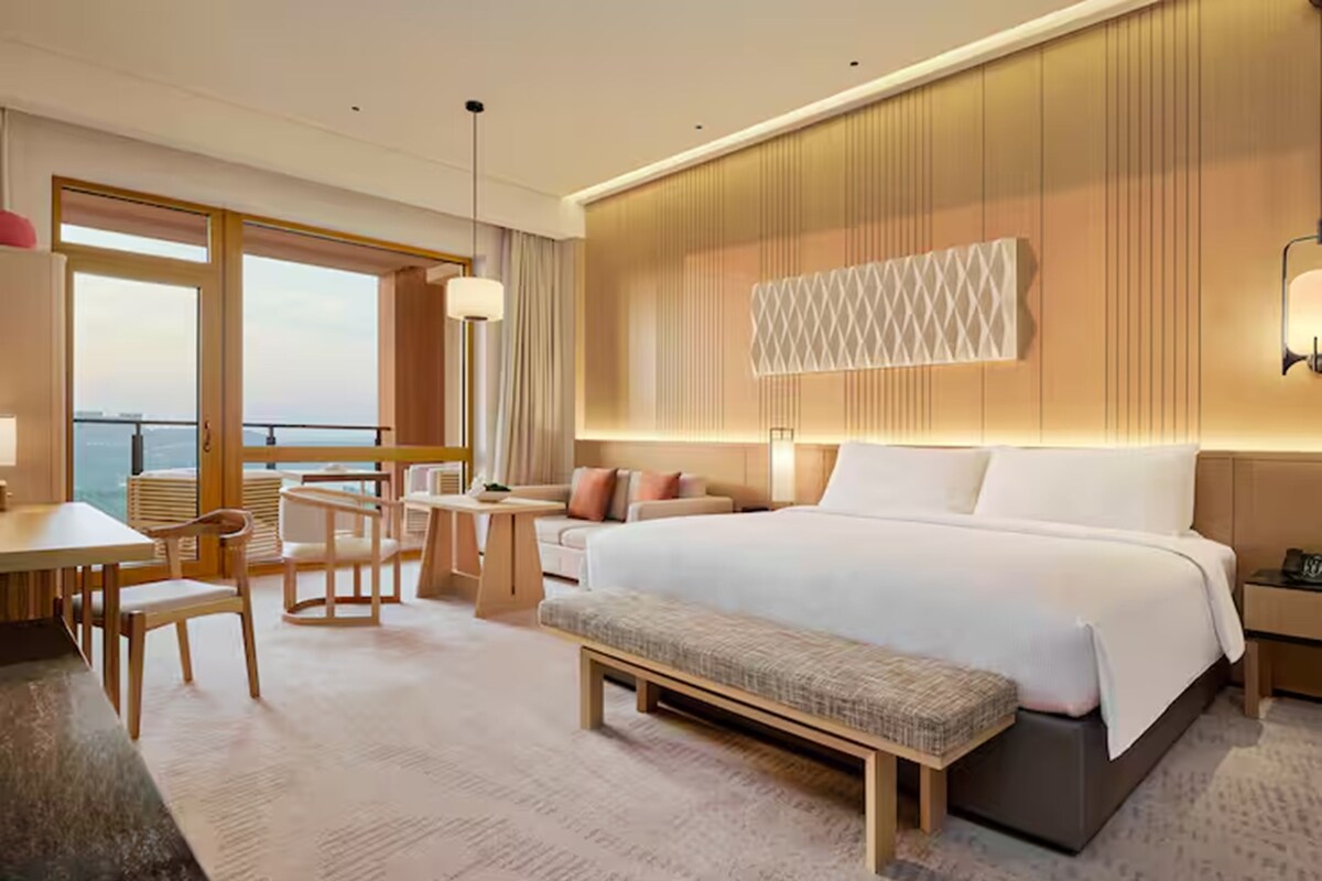 King Deluxe Room With Balcony