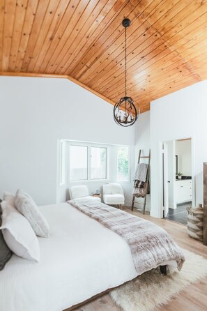 4 bedrooms, free WiFi, bed sheets