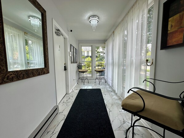 Interior - Charming Main-Level Getaway (Waukegan)