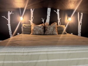 1 bedroom, bed sheets