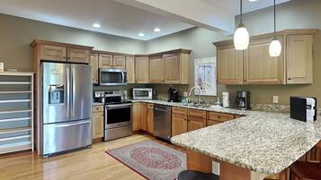 Rumah (5 Bedrooms) | Fasilitas properti