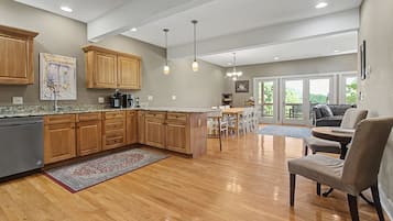 House (5 Bedrooms) | Property amenity