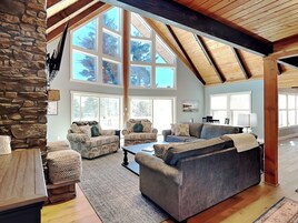 House (6 Bedrooms) | Property amenity