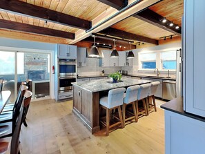 House (6 Bedrooms) | Property amenity