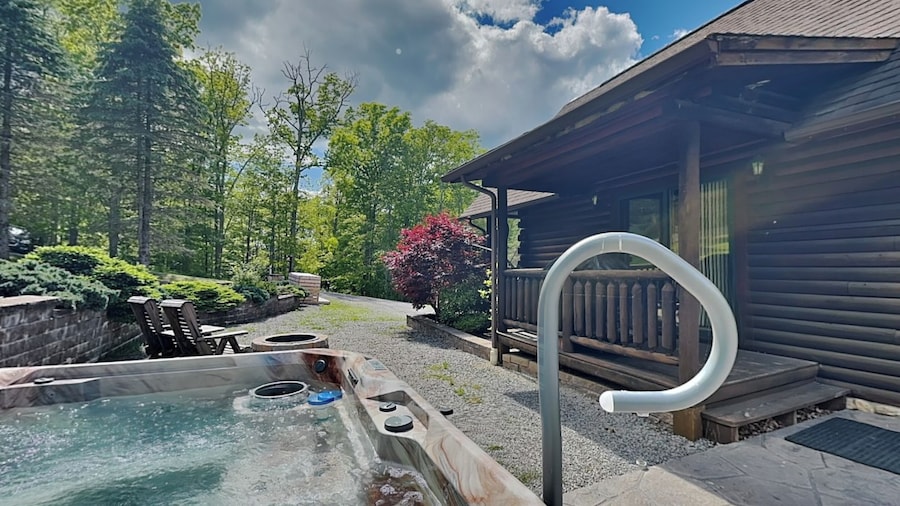 The Old World Chalet by Taylor Made Deep Creek