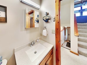 Studio (3 Bedrooms) | Tiện nghi, dịch vụ nơi lưu trú