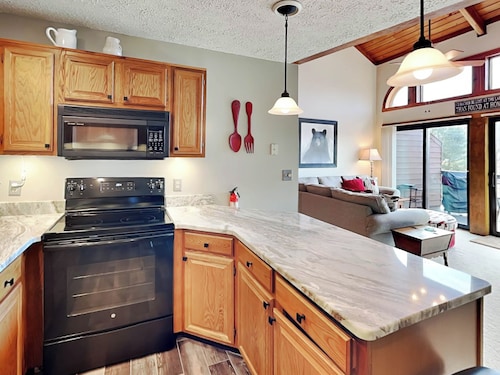 Alpine Loft and Lake