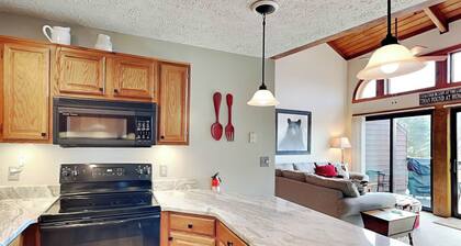 Alpine Loft and Lake