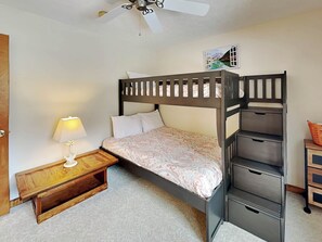 Studio (3 Bedrooms) | Property amenity - Alpine Loft and Lake by Taylor Made Deep Creek (McHenry)