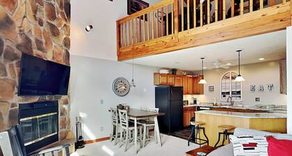 Alpine Loft and Lake by Taylor Made Deep Creek