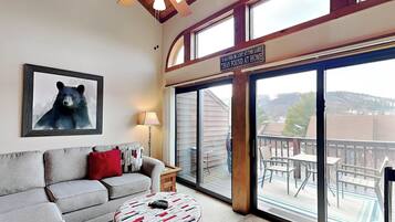 Studio (3 Bedrooms) | Property amenity