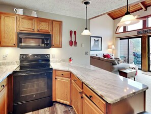Studio (3 Bedrooms) | Property amenity - Alpine Loft and Lake by Taylor Made Deep Creek (McHenry)