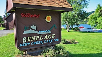 Studio (3 Bedrooms) | Property amenity