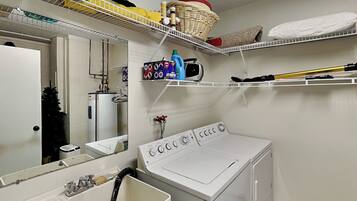 Studio (2 Bedrooms) | Kemudahan hartanah