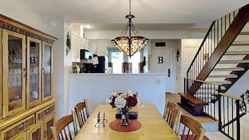 Studio (2 Bedrooms) | Property amenity