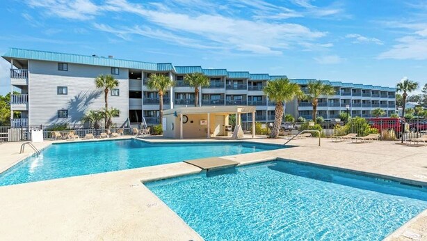 Unclassified image, 1 of 38, button - Beach Racquet A209 by Tybee Vacation Rentals (Tybee Island)