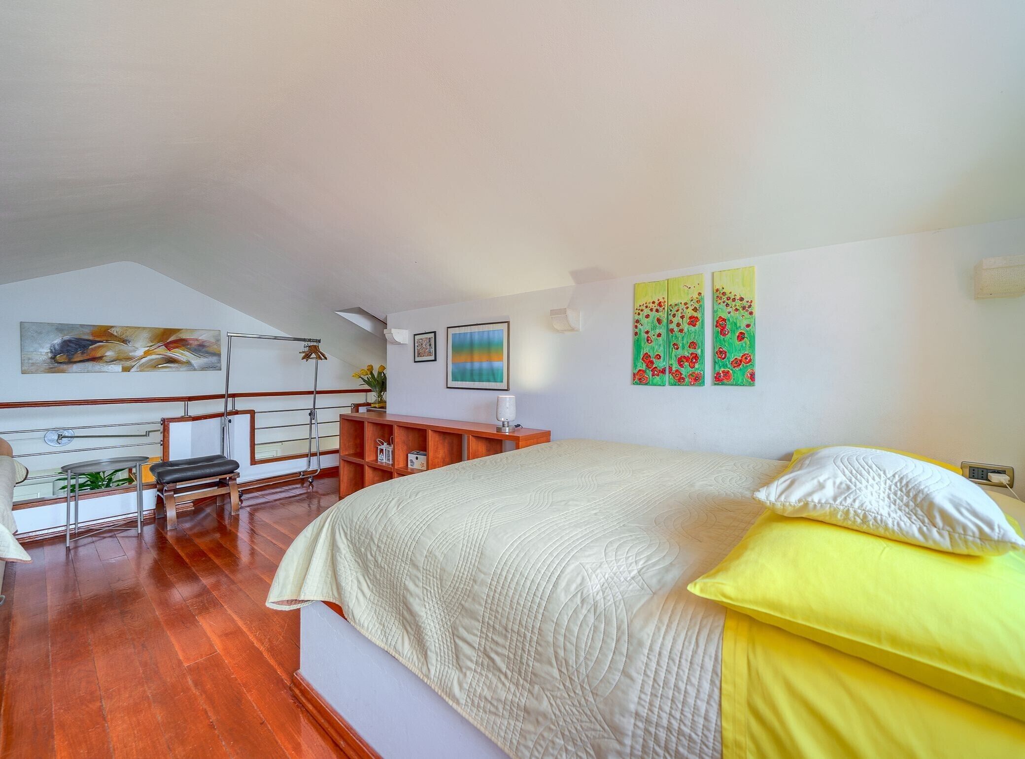2 bedrooms, iron/ironing board, Internet, bed sheets