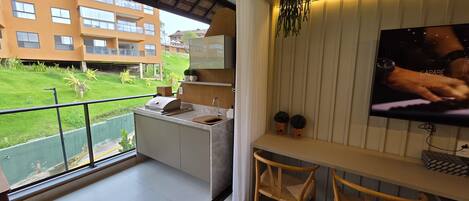 Apartamento clássico, vista para o pátio | Área de estar