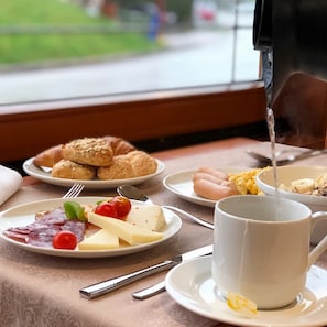 Breakfast meal