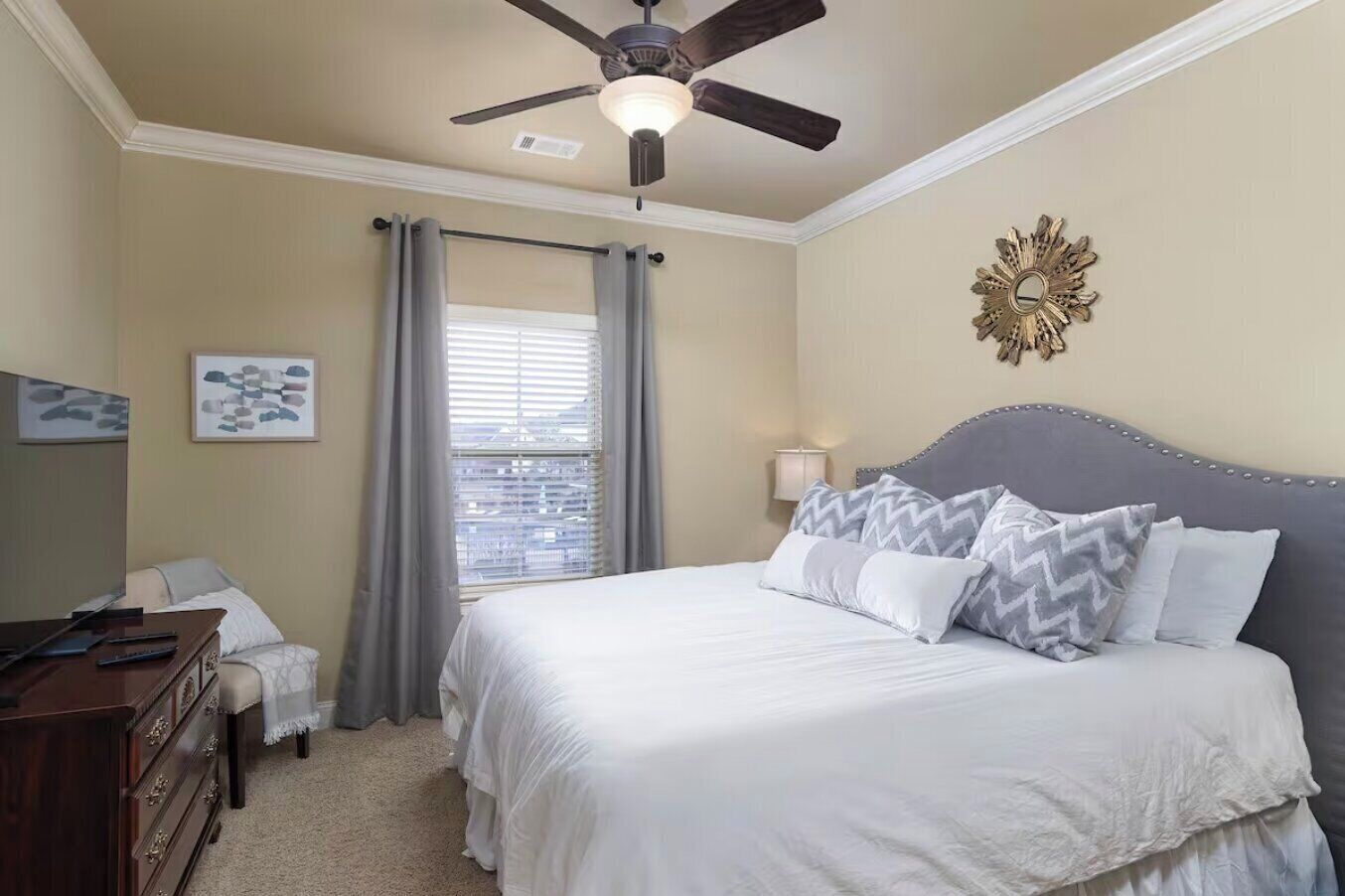 2 bedrooms, iron/ironing board, travel cot, free WiFi