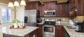 Rebel Belle - Convenient Stylish New 2 BR Condo. Entire Home in Oxford, MS.