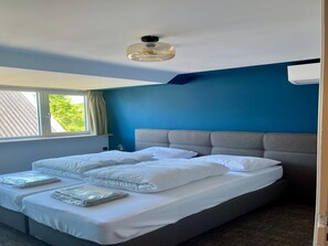 18 bedrooms, bed sheets