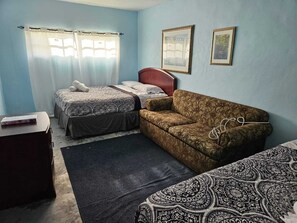 4 bedrooms, desk, iron/ironing board, free WiFi