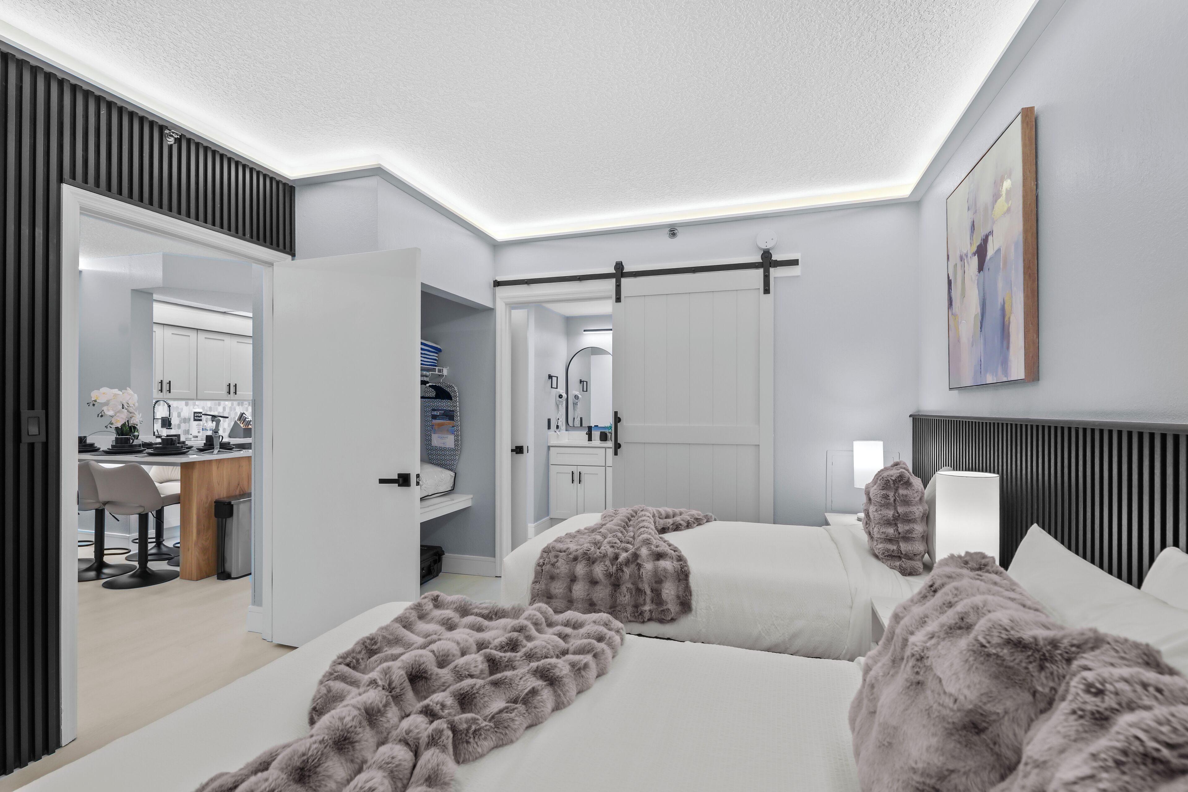 1 dormitorio, tabla de planchar con plancha, wifi y ropa de cama