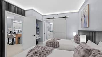 1 dormitorio, tabla de planchar con plancha, wifi y ropa de cama