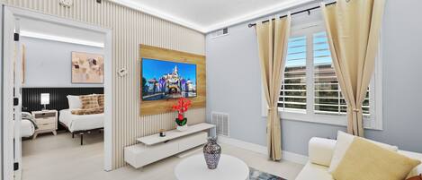 1 slaapkamer, een strijkplank/strijkijzer, wifi, beddengoed