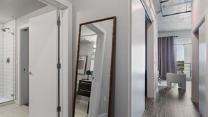 Interior - Modern Nest Near Central Ave (St. Petersburg)
