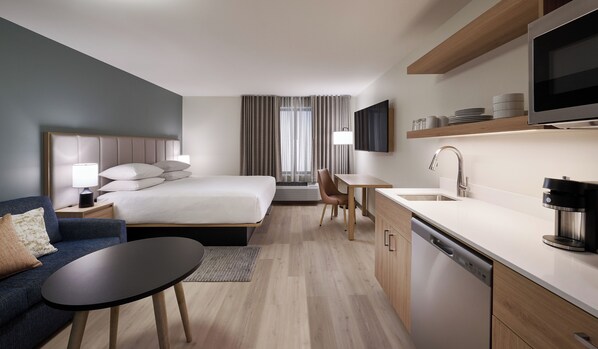 Iron/ironing board, free WiFi, bed sheets