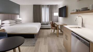 办公桌、笔记本电脑工作区、熨斗/熨衣板、免费 WiFi