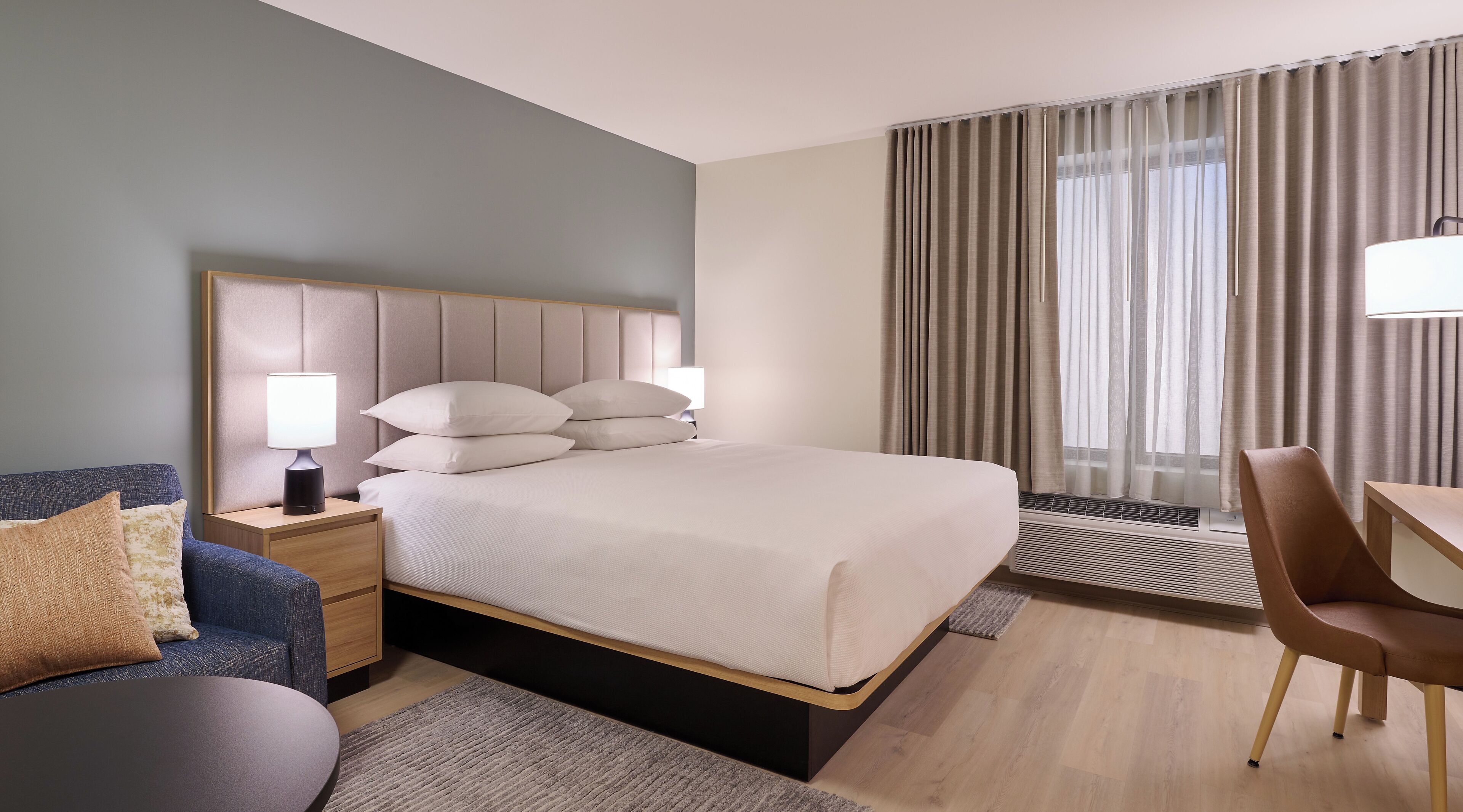 Bureau, espace de travail pour ordinateur portable