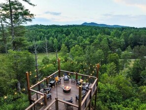 Outdoor dining - Heated Pool-Sauna-Mountain Views-Hot Tub-Game Room (Mineral Bluff)