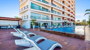 Outdoor pool, a heated pool