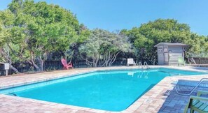 Studio (2 Bedrooms) | Property amenity