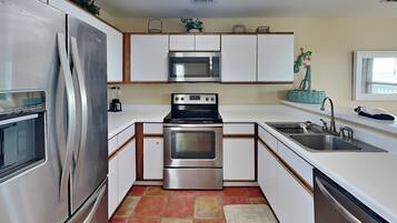 Studio (2 Bedrooms) | Property amenity