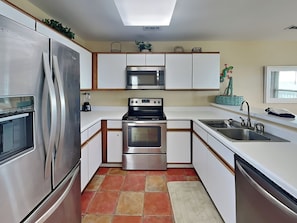 Studio (2 Bedrooms) | Property amenity - Helmstetler #3B by Topsail Realty (Holly Ridge)