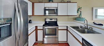 Helmstetler #3B by Topsail Realty