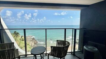 Studio Deluxe, véranda, vue mer | Balcon