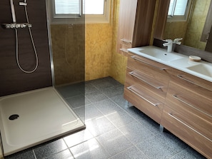 Hair dryer, towels, toilet paper