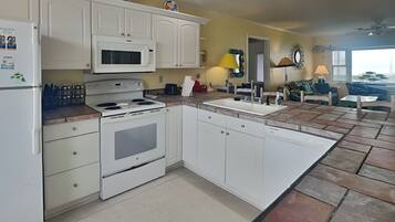 Studio (4 Bedrooms) | Fasilitas properti