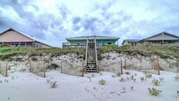 Studio (4 Bedrooms) | Property amenity