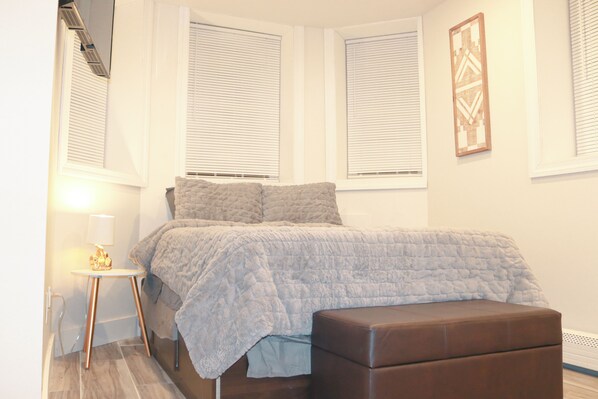 3 bedrooms, desk, iron/ironing board, free WiFi