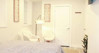 Modern & Cozy 3-Bedroom Condo near Downtown