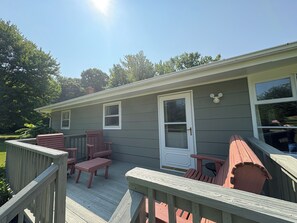 Terrace/patio - 3 Bed 1.5 Bath Quiet Countryside SFH Falmouth/Fredericksburg 2 King Beds Pets OK (Fredericksburg)