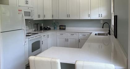 3-bedroom quiet countryside house in charming Fredericksburg 2 King Beds