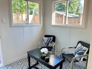 Interior - Alpine Escape-Completely Renovated Home, 20 minutes from Jasper Park Gates (Hinton)
